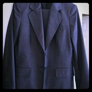 Tailiored grey pant suit